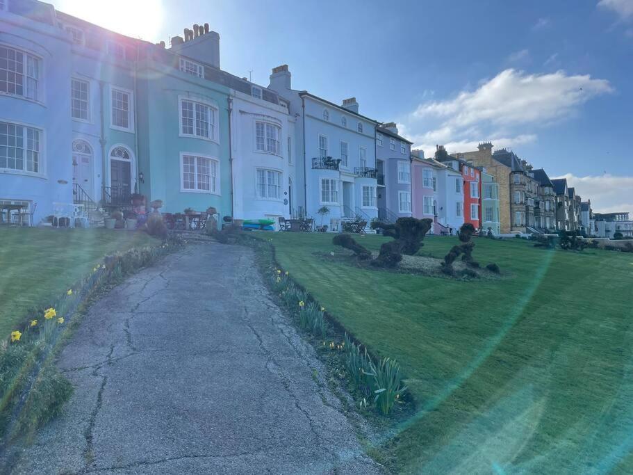 Once Upon A Tide Apartment Херн Бей Екстериор снимка