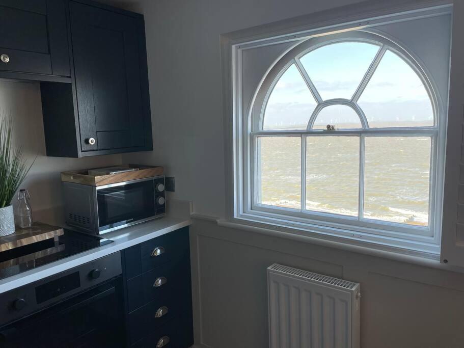 Once Upon A Tide Apartment Херн Бей Екстериор снимка