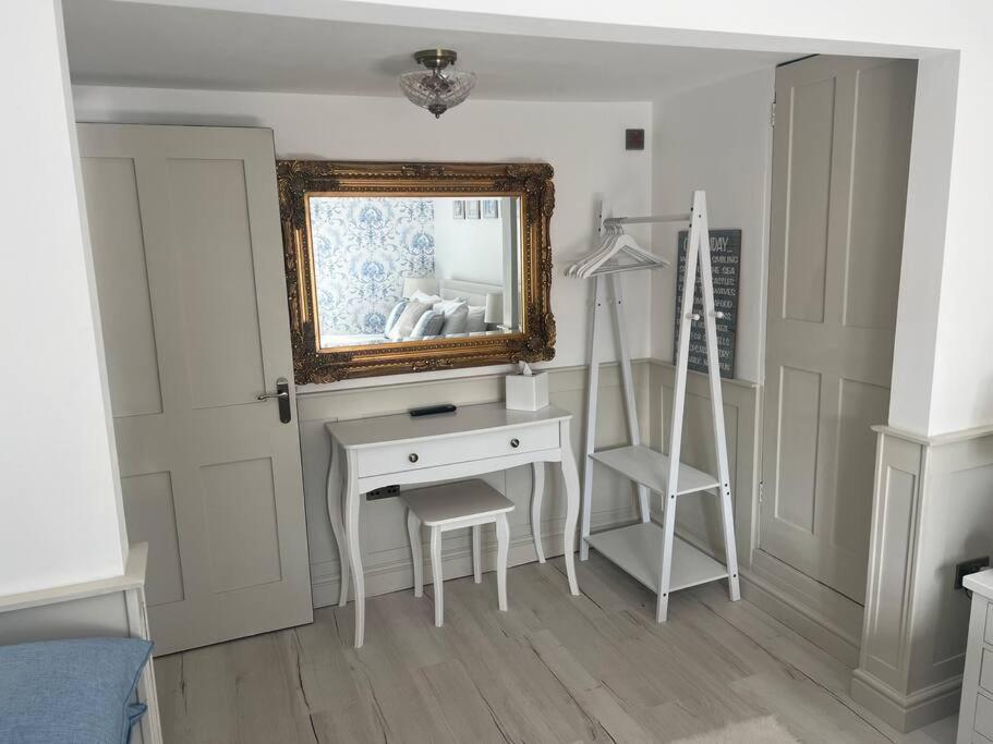 Once Upon A Tide Apartment Херн Бей Екстериор снимка