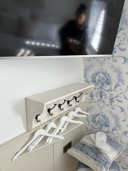Once Upon A Tide Apartment Херн Бей Екстериор снимка
