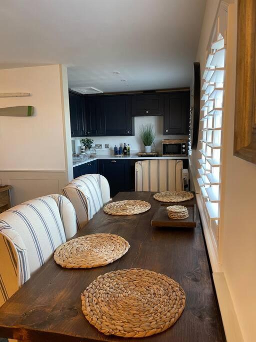 Once Upon A Tide Apartment Херн Бей Екстериор снимка