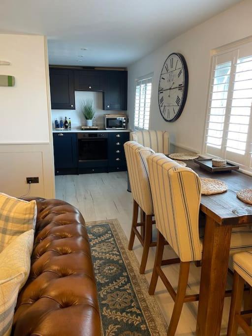 Once Upon A Tide Apartment Херн Бей Екстериор снимка