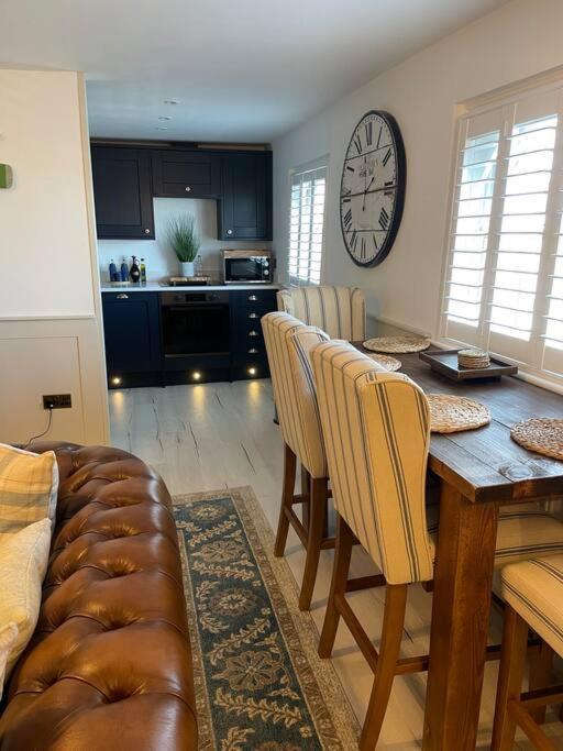 Once Upon A Tide Apartment Херн Бей Екстериор снимка